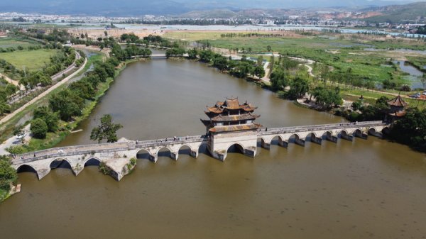 华楚新起点 比利时汉学家说“我一辈子要找的中国，就在这里”！这些小城魅力何在